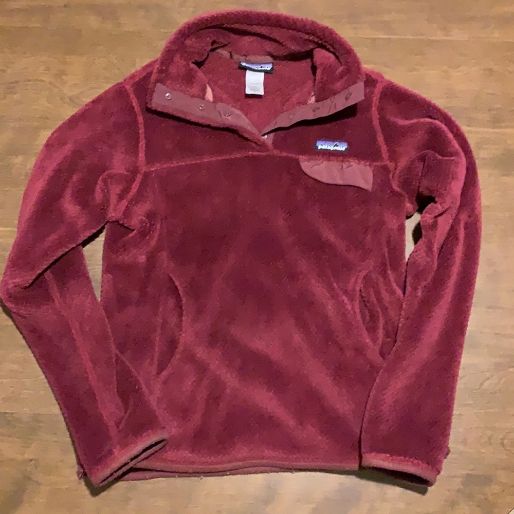 Patagonia Women’s Small pullover in Maroon